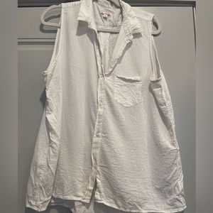 Gap White seersucker Button Down tank